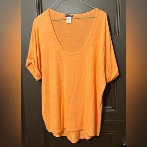 Women’s Orange Short Sleeve Scoop Neck Tunic Top Size XL.